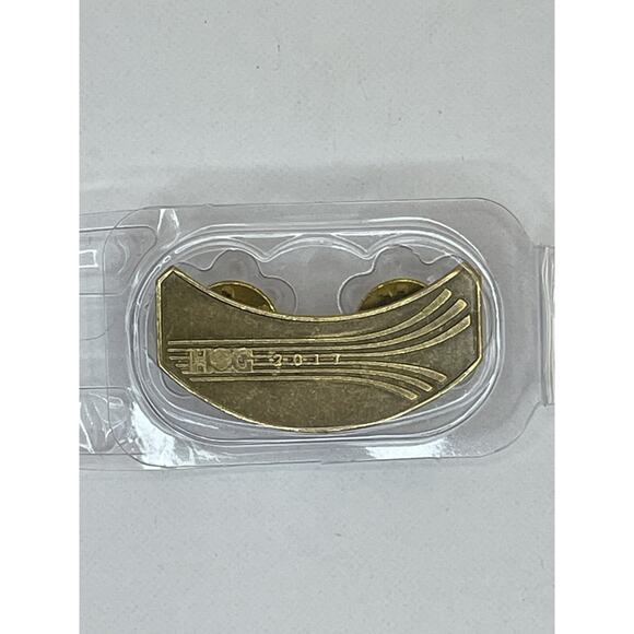 Harley Davidson Gold Rider Pin 2017 New OEM Vest Jacket - Picture 1 of 3